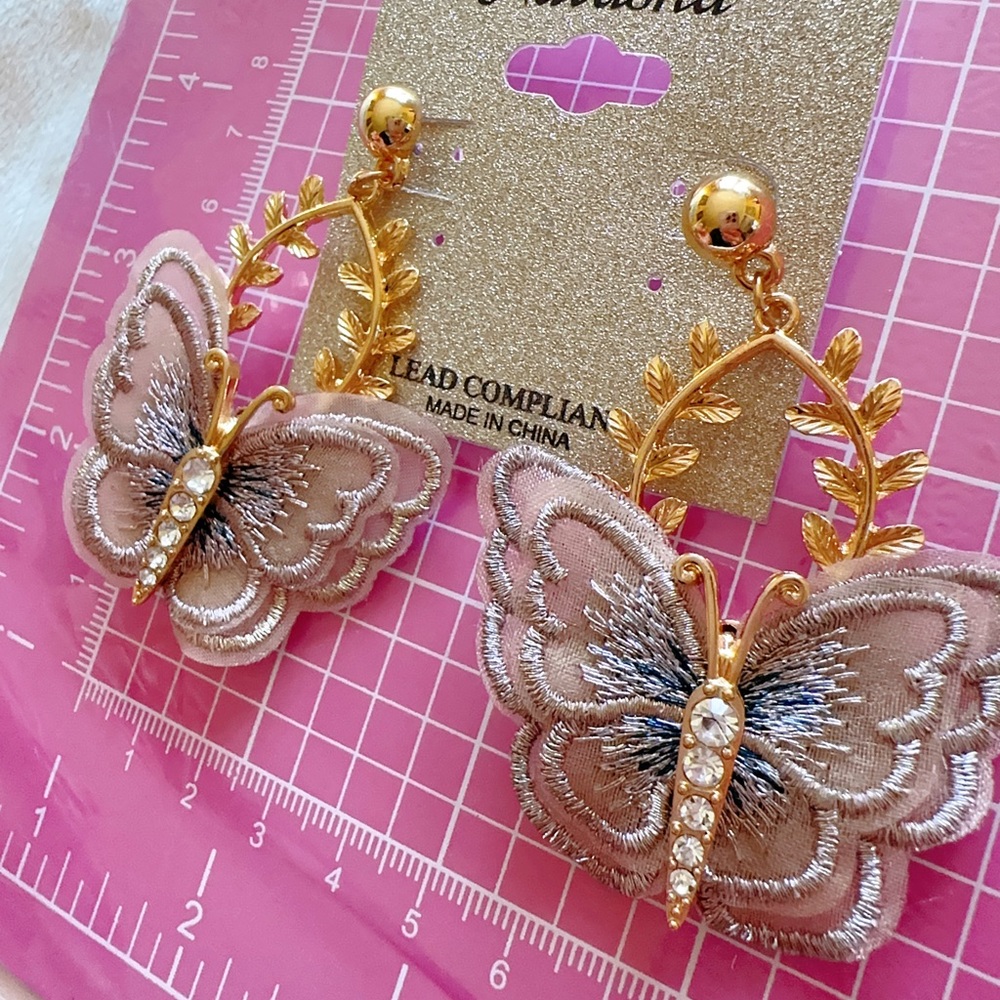 Natasha earrings - Picture 3 of 4
